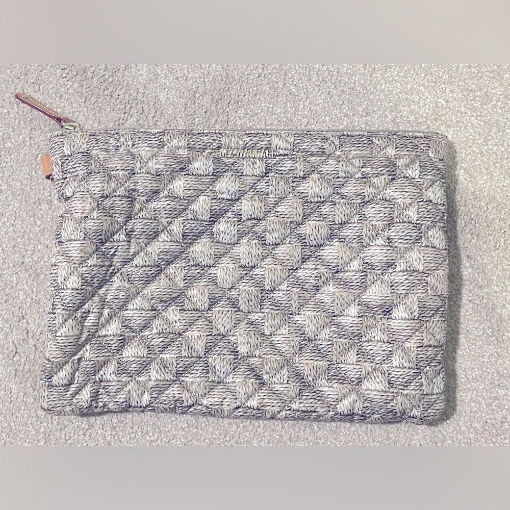 EUC - Mz Wallace Metro Pouch - Jute
